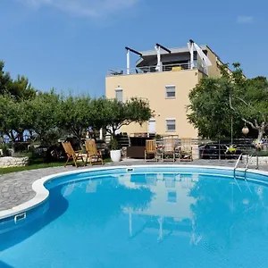 Ark Beach Apartment