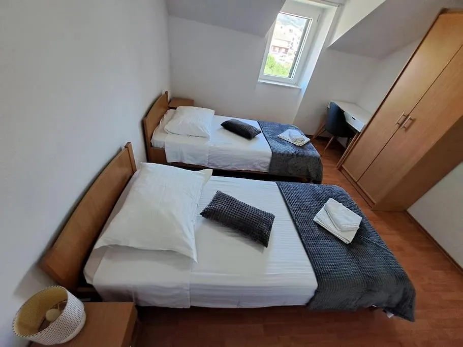 Mario-50M From The Beach,Terrace With Sea View! スプリト 0*,  クロアチア