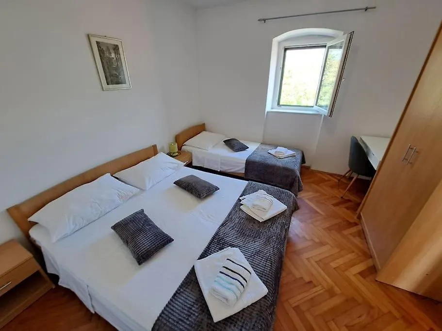 Mario-50M From The Beach,Terrace With Sea View! スプリト アパート